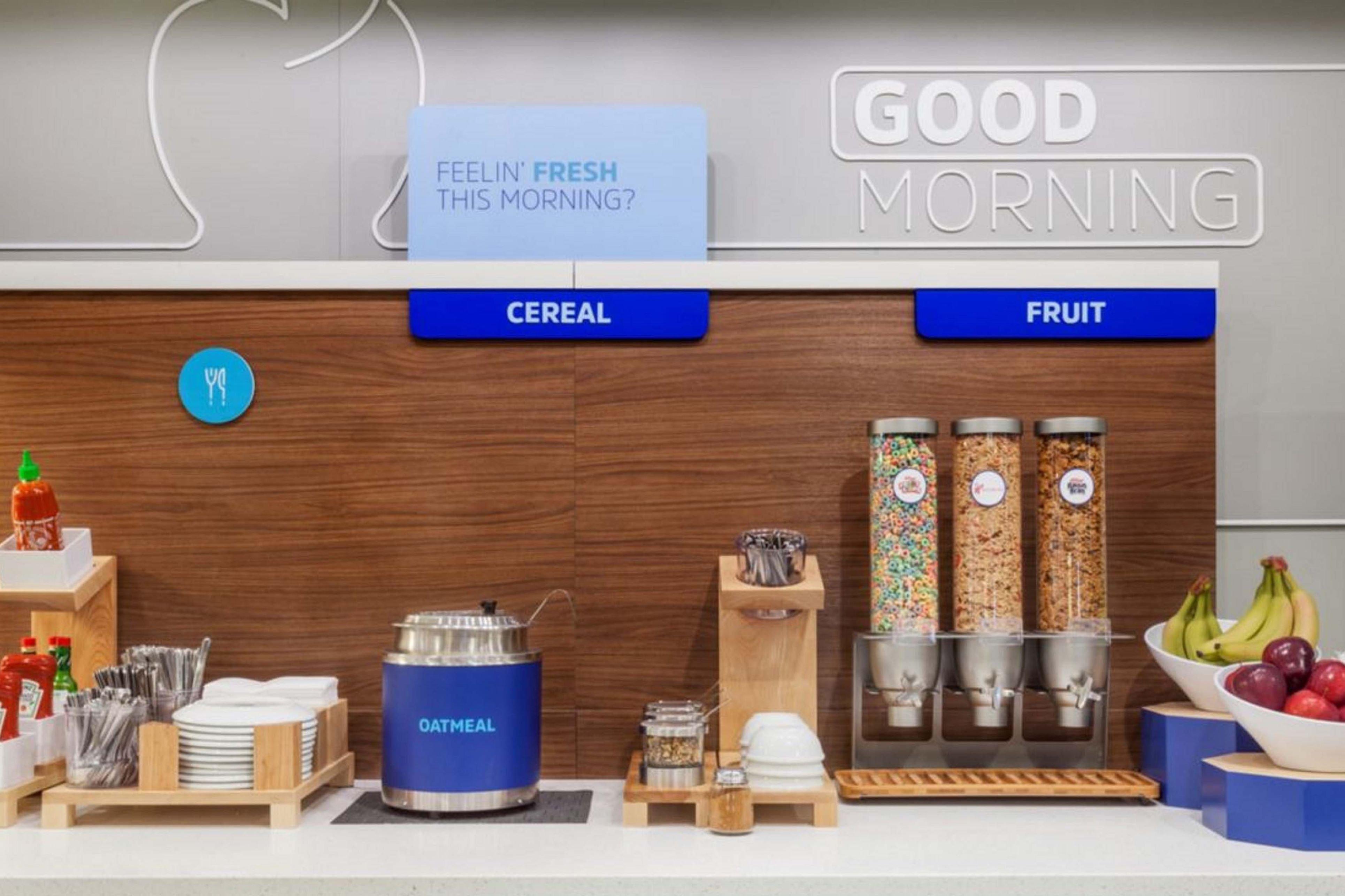 Holiday Inn Express & Suites Logan By Ihg Экстерьер фото