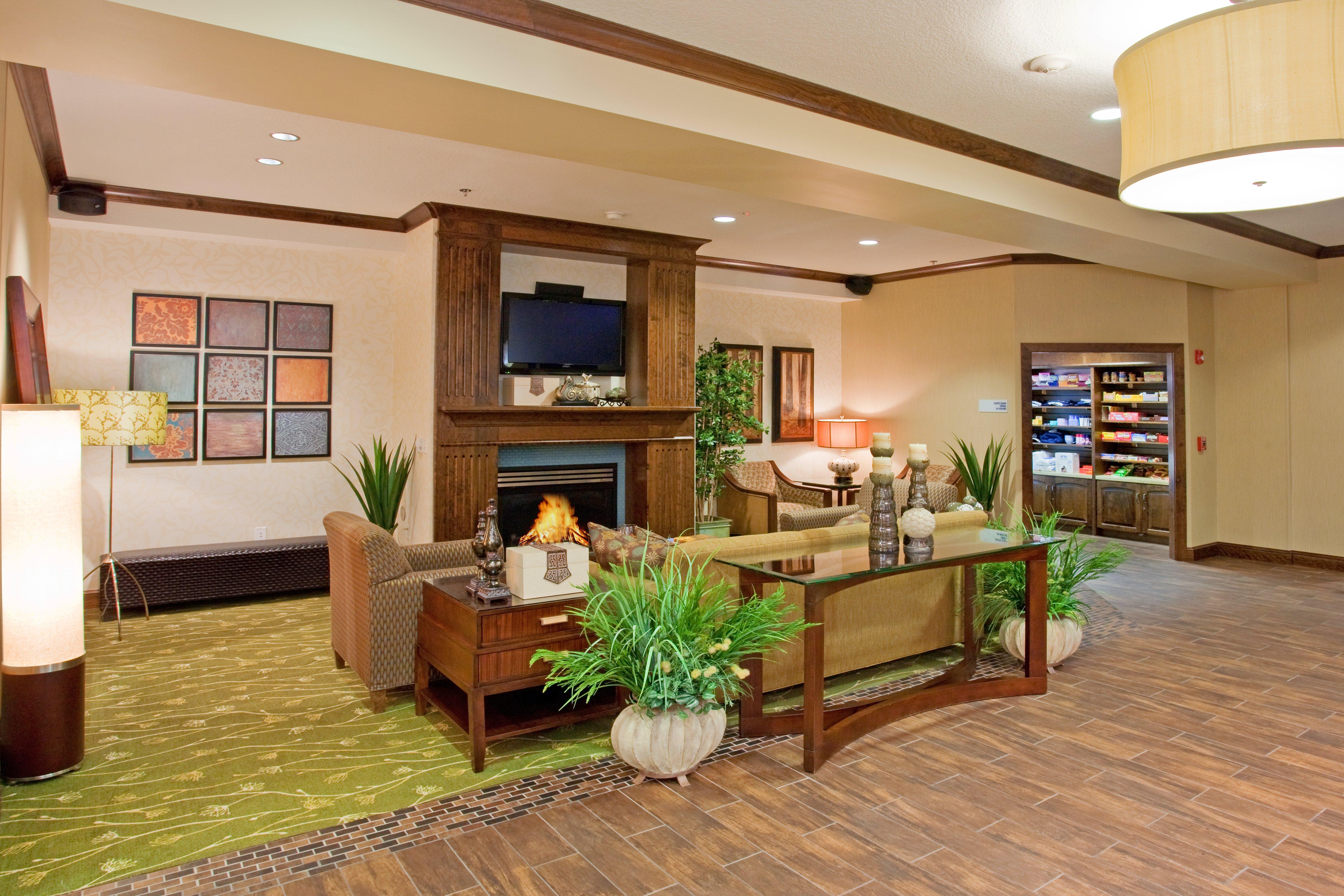 Holiday Inn Express & Suites Logan By Ihg Экстерьер фото