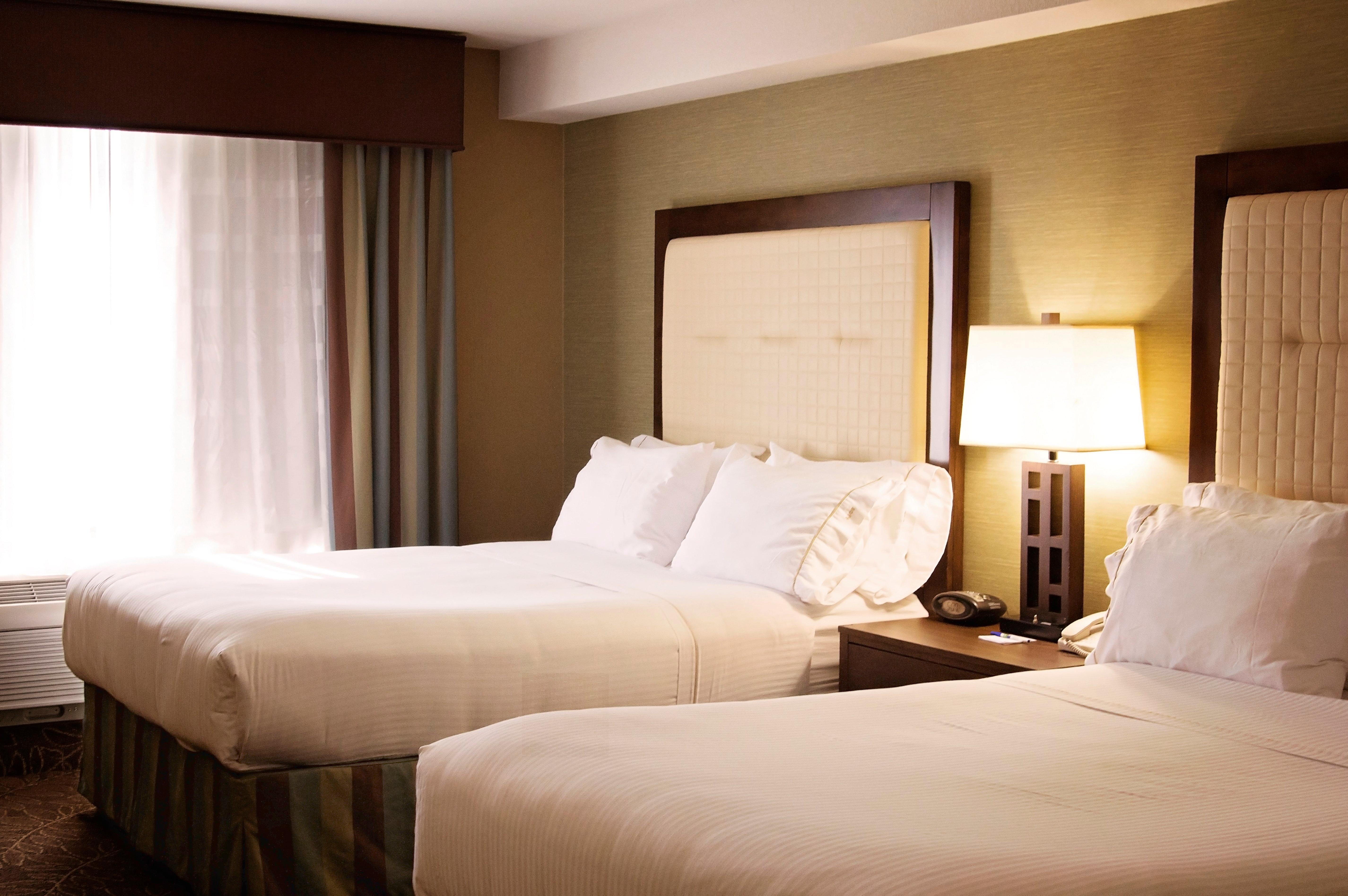 Holiday Inn Express & Suites Logan By Ihg Экстерьер фото