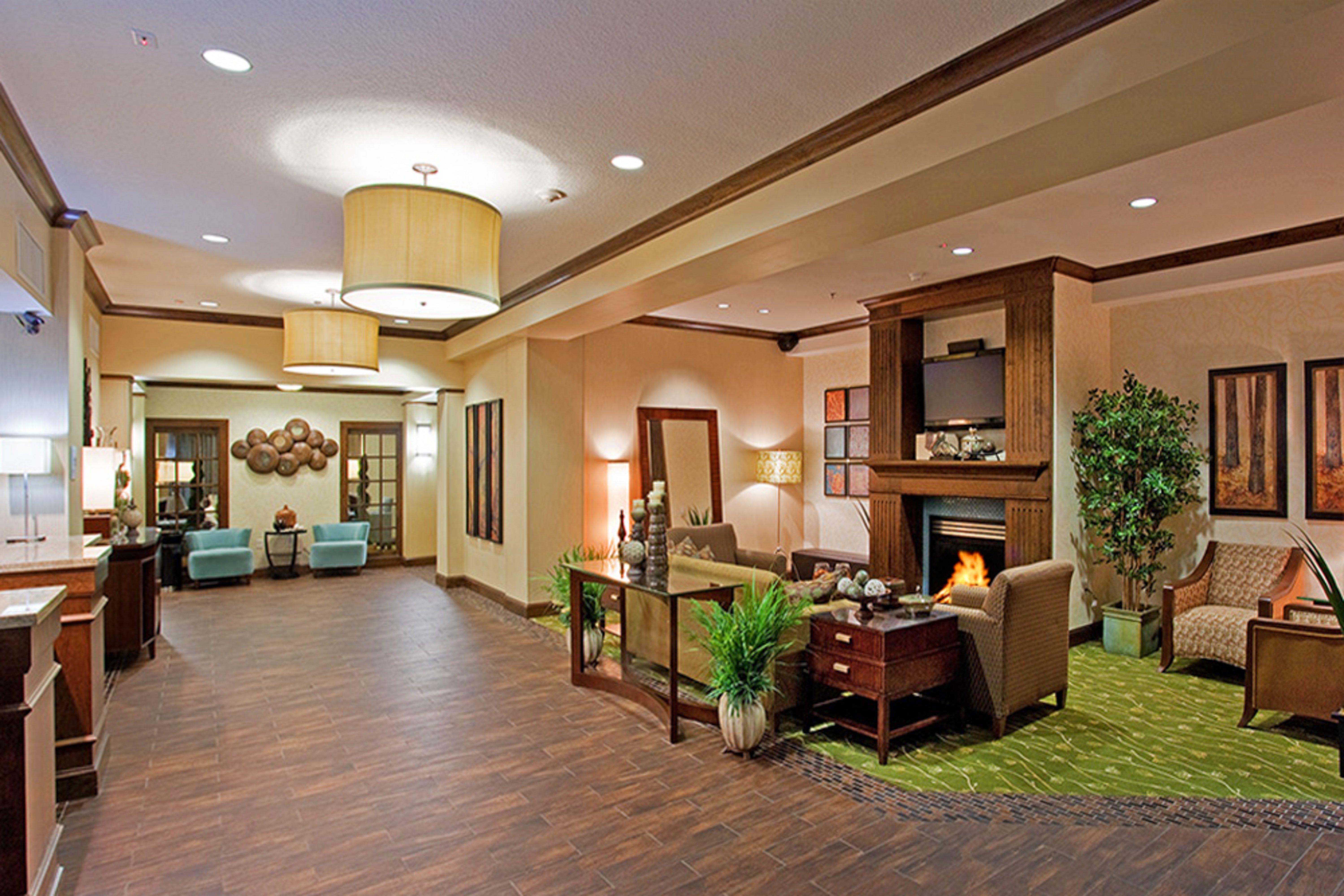 Holiday Inn Express & Suites Logan By Ihg Экстерьер фото