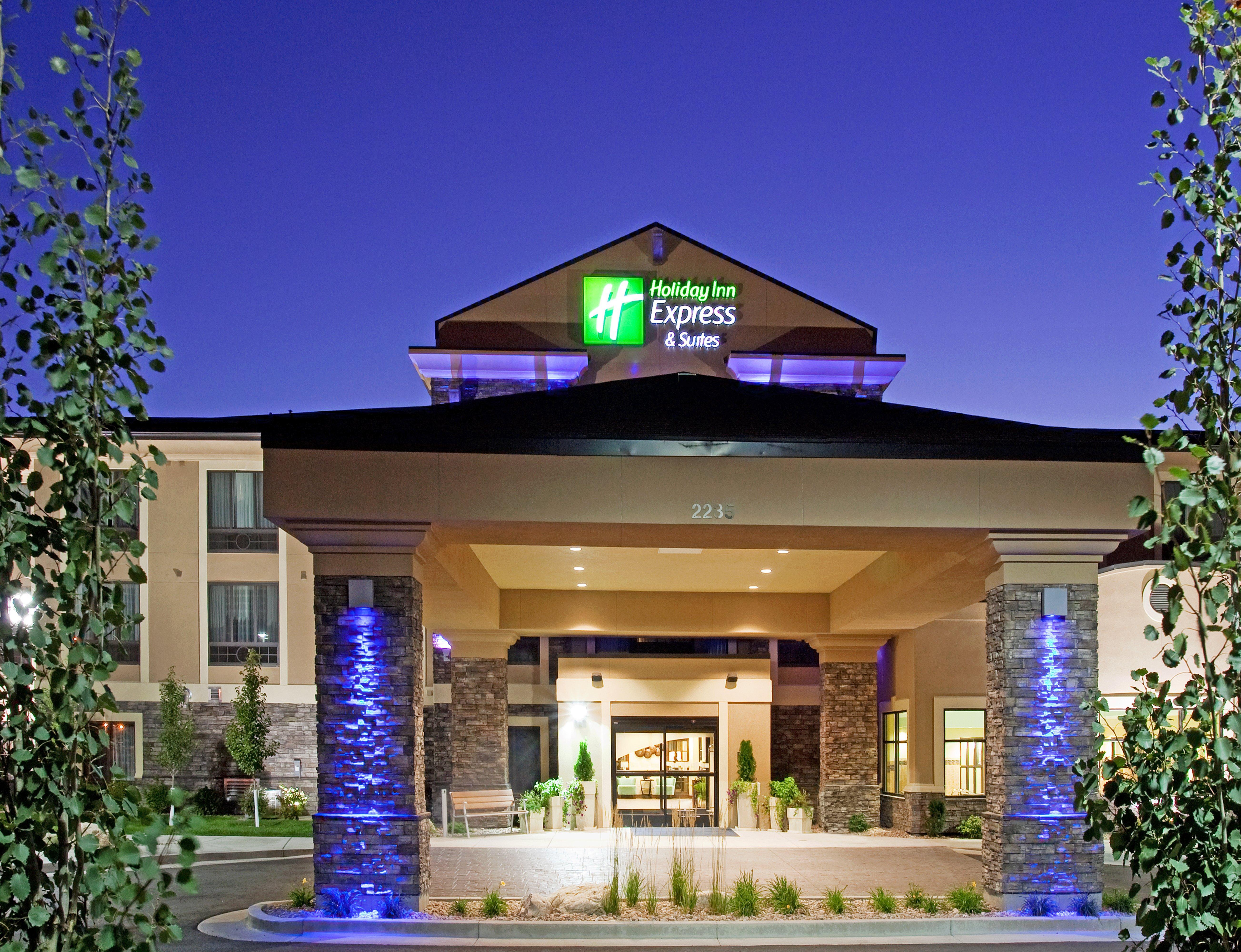 Holiday Inn Express & Suites Logan By Ihg Экстерьер фото
