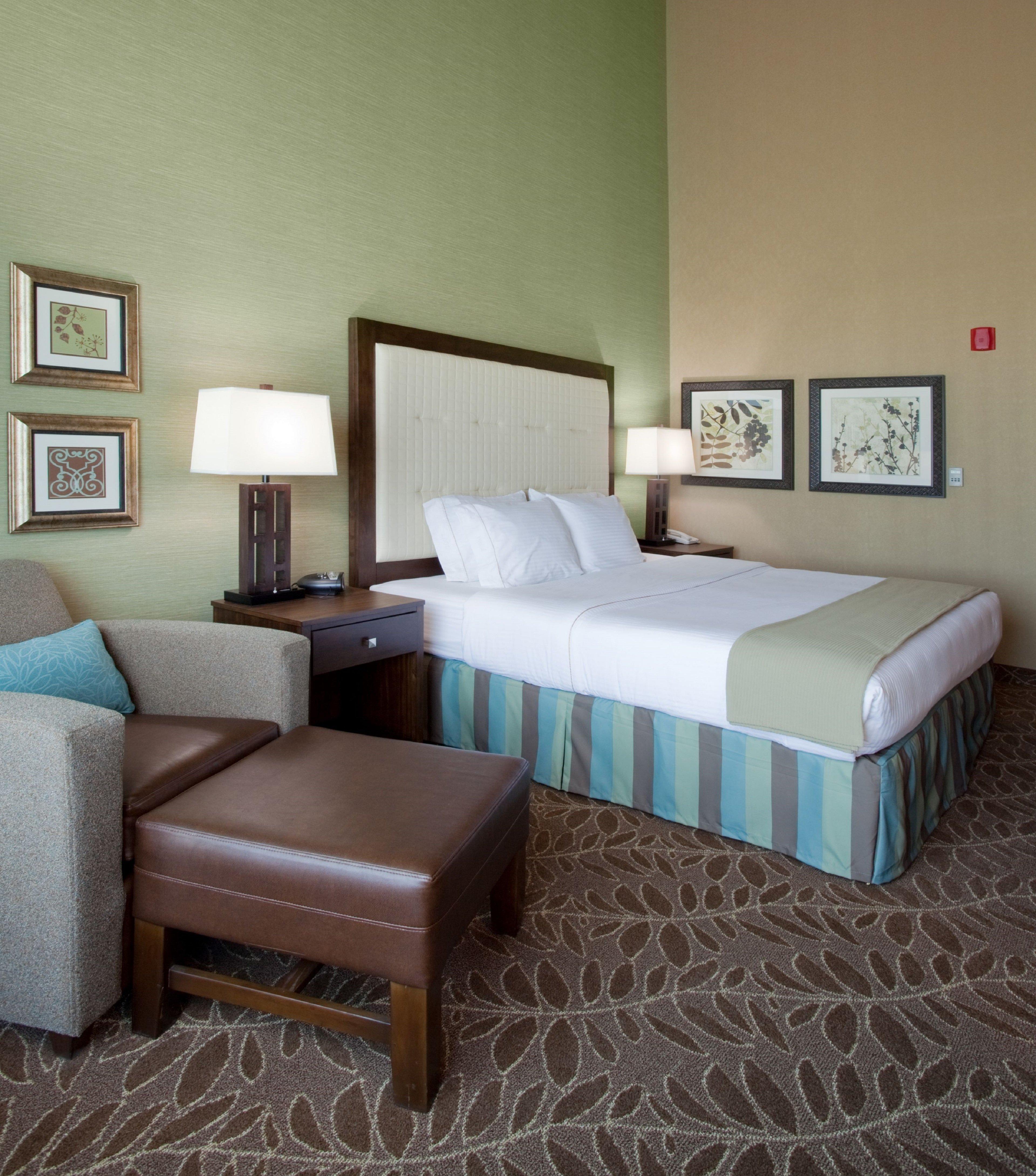 Holiday Inn Express & Suites Logan By Ihg Экстерьер фото