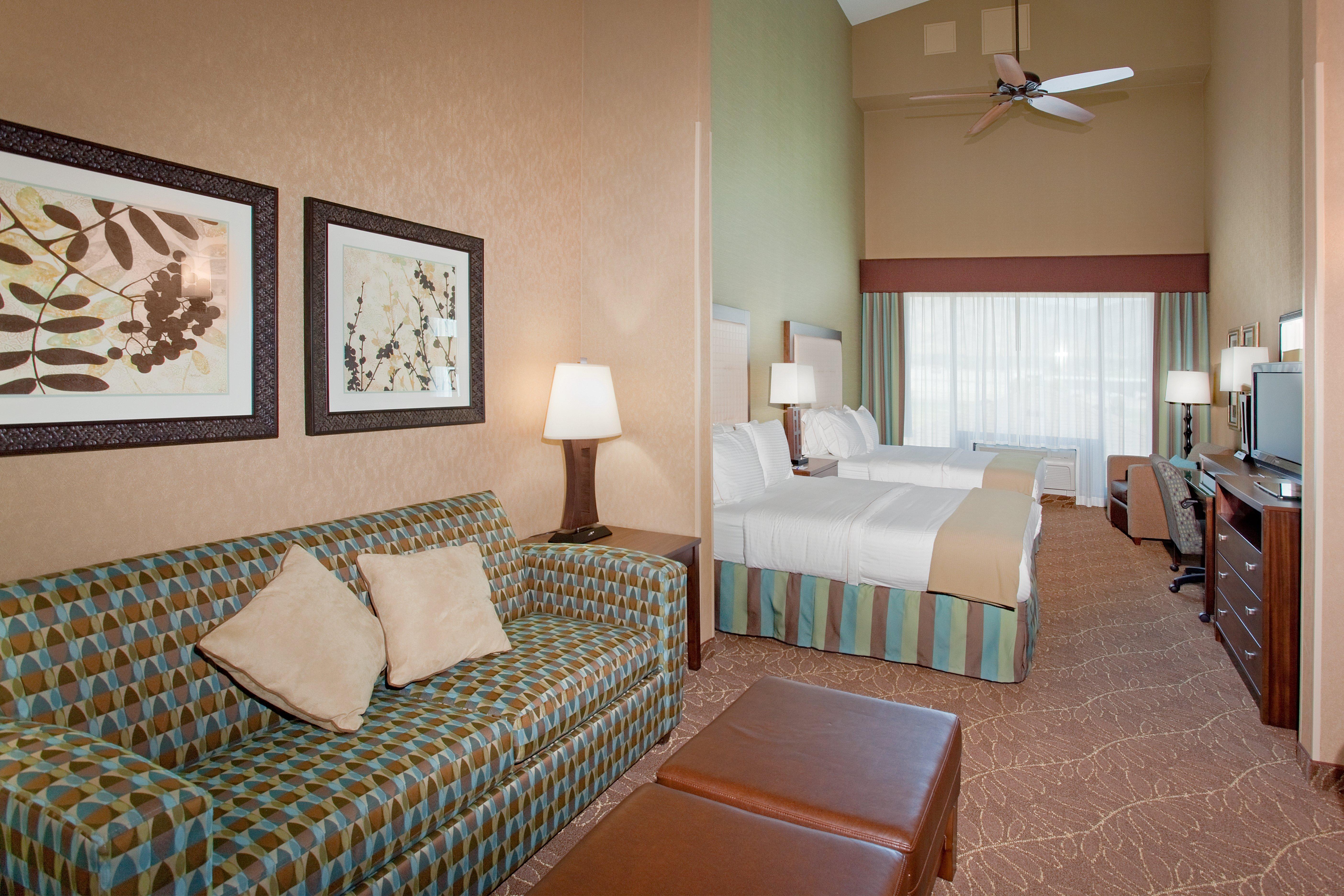 Holiday Inn Express & Suites Logan By Ihg Экстерьер фото