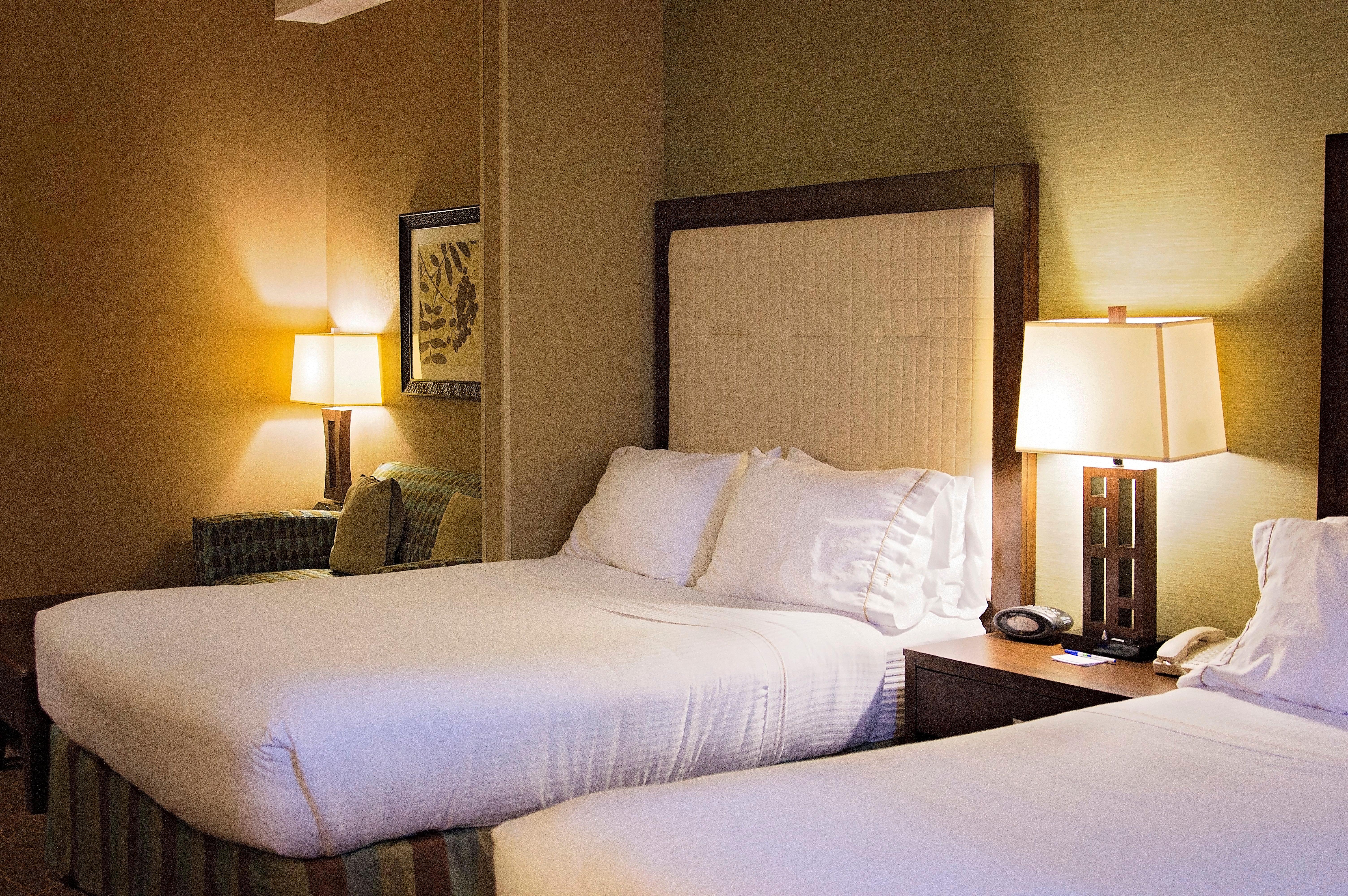 Holiday Inn Express & Suites Logan By Ihg Экстерьер фото